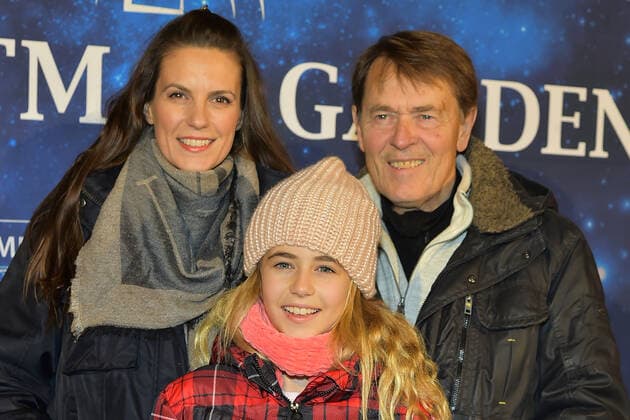 Christmas Garden Berlin, VIP Opening Kathrin Wrobel mit Ehemann Klaus Fricke und Tochter Louisa Opening Christmas Garden, Botanischer Garten in Dahlem Berlin, VIP Opening in Berlin am 15.11.2019 *** Christmas Garden Berlin, VIP Opening Kathrin Wrobel with husband Klaus Fricke and daughter Louisa Opening Christmas Garden, Botanical Garden in Dahlem Berlin, VIP Opening in Berlin on 15 11 2019 PPM