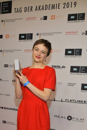 Award ceremony of the DAFF 2019 Lena Urzendowsky, prizewinner actress supporting role award ceremony of the German Academy for Television 2019 at the Kino Babylon in Berlin on 16 11 2019 PPM