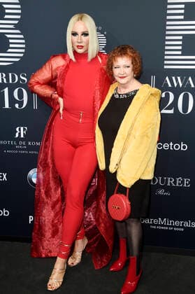 Marvyn Macnificent with mother at the 4 Place To B Award 2019 at Axel Springer SE Publishing House Berlin, 16 11 2019 Foto:xN.xKubelkax xFuturexImage