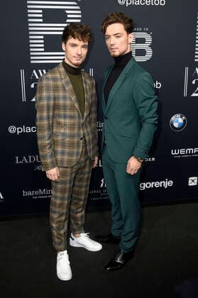 Heiko Lochmann and Roman Lochmann Die Lochis at the 4 Place To B Award 2019 at Axel Springer SE Verlagshaus Berlin, 16 11 2019 Foto:xN.xKubelkax xFuturexImage