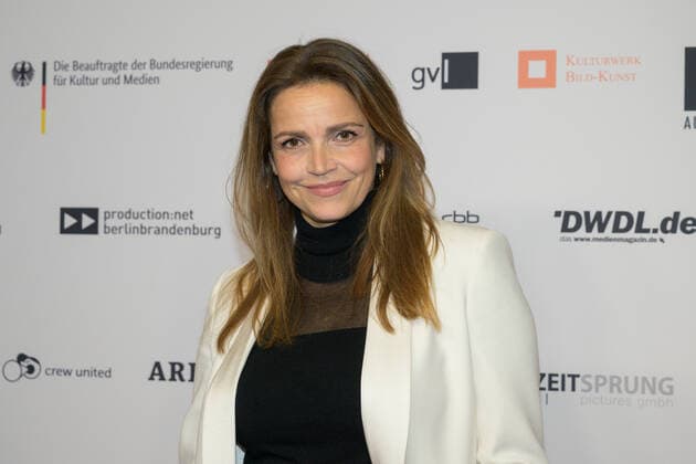 Berlin GER, Berlin, 16 11 2019, DAFF red carpet Rebecca Immanuel, 16 11 2019, German Academy for Television DAFF red carpet before award ceremony, Copyright: xUwexKoch Eibner-Pressefotox EP_UKH