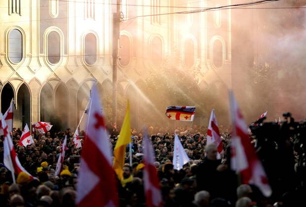 Bilder des Jahres 2019, News 11 November News Themen der Woche KW46 News Bilder des Tages TBILISI, GEORGIA - NOVEMBER 17, 2019: Supporters of the Alliance of Patriots of Georgia Party take part in a rally demanding to hold a snap proportional election to the Georgian Parliament in First Republic Square. David Mdzinarishvili TASS  TS0C38CB