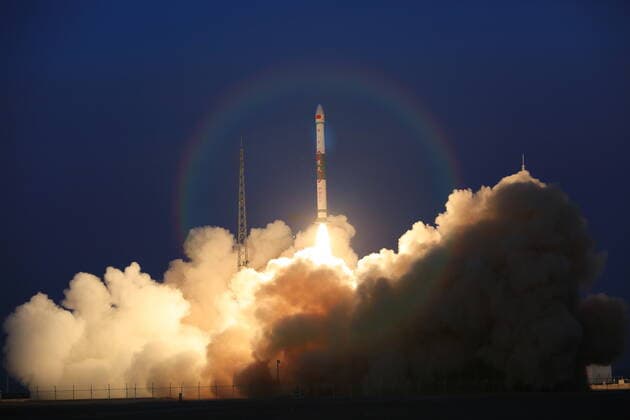 Bilder des Jahres 2019, News 11 November News Themen der Woche KW46 News Bilder des Tages (191117) -- JIUQUAN, Nov. 17, 2019 -- Two global multimedia satellites, KL-a-A and KL-a-B, are launched by a Kuaizhou-1A (KZ-1A) carrier rocket from the Jiuquan Satellite Launch Center in Jiuquan, northwest China s Gansu Province, Nov. 17, 2019. (Photo by Xinhua) (EyesonSci)CHINA-JIUQUAN-SATELLITE-LAUNCH (CN) MaxChongpeng 