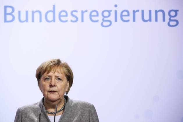 News Themen der Woche News Bilder des Tages (191118) -- MESEBERG (GERMANY), Nov. 18, 2019 -- German Chancellor Angela Merkel attends a press conference after a German cabinet meeting in Meseberg, Germany, on Nov. 18, 2019. The German government has approved a mobile service strategy to ensure nationwide coverage with mobile voice and data services, the German Ministry of Transport and Digital Infrastructure announced on Monday. ) GERMANY-MESEBERG-CABINET MEETING-PRESS CONFERENCE ShanxYuqi 