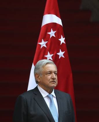 President of Mexico, Andres Manuel Lopez Obrador participates in a welcome ceremony of Prime Minister of Singapore, Lee Hsien Loong at National Palace in Mexico City, Mexico, 19 November 2019. EFE Mario Guzmán Lopez Obrador receives Singapore Prime Minister Lee Hsien Loong !ACHTUNG: NUR REDAKTIONELLE NUTZUNG!  Copyright: xMarioxGuzmánx MEX9205 20191119-637097935402762122