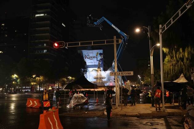 November 19, 2019 EUM20191119ESP06 JPG MEXICO CITY CinemaCine Infinite November 19, 2019 Aspects of the shooting of the American film Infinite , starring actor Mark Wahlberg, at the Glorieta de la Diana, on Paseo de la Reforma Photo Agency EL UNIVERSALValente RosasEELG  - ZUMAu78_ 20191119_zaf_u78_046 Copyright: xElxUniversalx