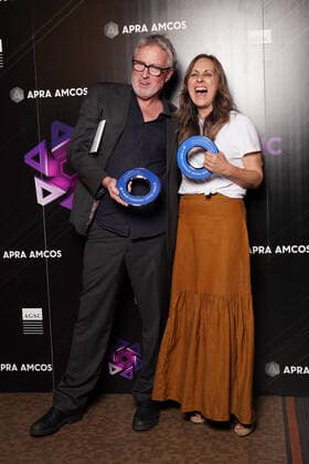 SCREEN MUSIC AWARDS 2019, David Bridie and Linda Bosidis pose after winning the Best Music for a Documentary category at the annual Screen Music Awards at Forum Melbourne in Melbourne, Wednesday, November 20, 2019. ( NO ARCHIVING, EDITORIAL USE ONLY, NO USE IN BOOKS WITHOUT CONSENT MELBOURNE VIC AUSTRALIA  Copyright: xSTEFANxPOSTLESx 20191120001433779308