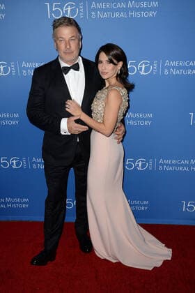 Entertainment Bilder des Tages November 21, 2019, New York, NY, USA: November 21, 2019 New York City..Alec Baldwin and Hilaria Baldwin attending arrivals for American Museum of Natural History Benefit Gala on November 21, 2019 in New York City. New York USA  - ZUMAny1_ 20191121_zaf_ny1_073 Copyright: xKristinxCallahanx