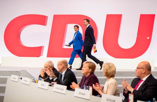 Bilder des Jahres 2019, News 11 November News Themen der Woche Annegret Kramp-Karrenbauer und Paul Ziemiak - 32. Parteitag der CDU in Leipzig am 22. November 2019. 32. CDU Parteitag in Leipzig *** Annegret Kramp Karrenbauer and Paul Ziemiak 32 CDU party congress in Leipzig on 22 November 2019 32 CDU party congress in Leipzig