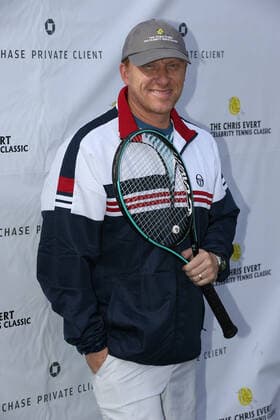 BOCA RATON, FL - NOVEMBER 22: Kevin McKidd playing Tennis at The Boca Raton Resort Tennis Center for the 29th Annual Chris Evert Raymond James Pro-Celebrity Tennis Classic, on November 22, 2019 in Boca Raton, Florida...People: Kevin McKidd Boca Raton United States Of America - ZUMAs214 20191122_zba_s214_072 Copyright: xSMGx