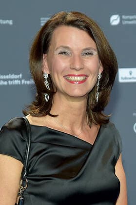 German Sustainability Award 2019 on 22 11 2019 at the Maritim Hotel in Düsseldorf Rita Schwarzelühr Sutter Palamentary State Secretary at the Federal Ministry for the Environment, Nature Conservation and Nuclear Safety xJFx