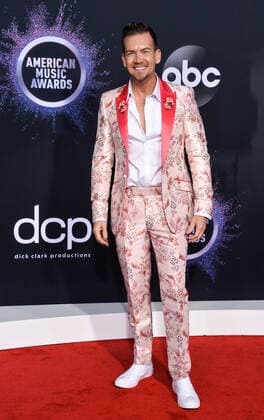 Songwriter Damon Sharpe arrives for the 47th annual American Music Awards at the Microsoft Theater in Los Angeles on Sunday, November 24, 2019.  LAP20191124343 JIMxRUYMEN