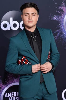 Musical artist Nick Tangorra arrives for the 47th annual American Music Awards at the Microsoft Theater in Los Angeles on Sunday, November 24, 2019.  LAP20191124334 JIMxRUYMEN