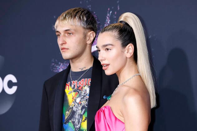 Anwar Hadid and Dua Lipa at the 47 American Music Awards 2019 at Microsoft Theater Los Angeles, 24 11 2019 Foto:xD.xBedrosianx xFuturexImage