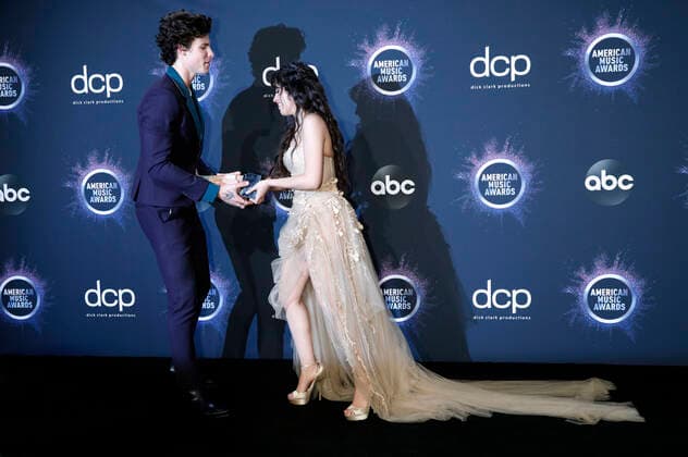 Shawn Mendes and Camila Cabello at the 47 American Music Awards 2019 at the Microsoft Theater Los Angeles, 24 11 2019 Foto:xD.xBedrosianx xFuturexImage