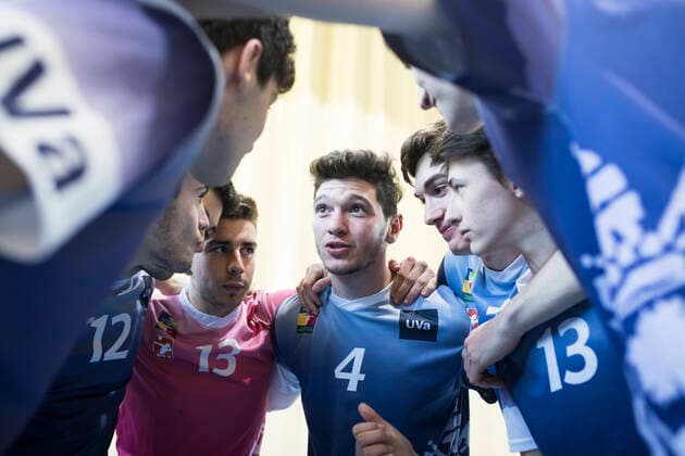 Voleyball team preparing the strategy of game before a volleyball match model released Symbolfoto property released  ABZF02850