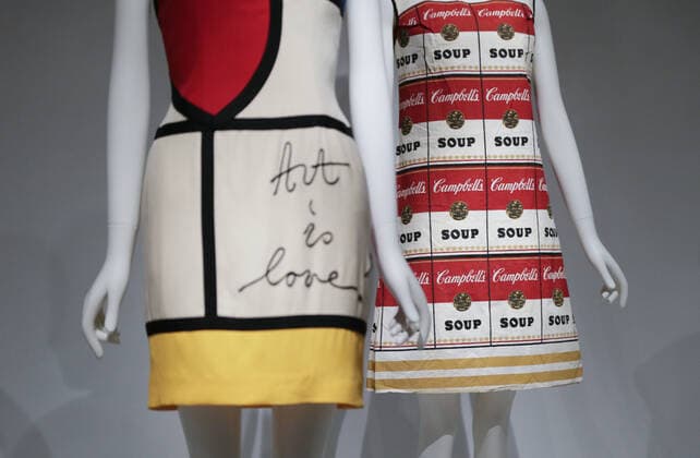 Entertainment Bilder des Tages The Souper Dress is on display along with the Sandy Schreier Collection of dresses at the Costume Institute press preview for In Pursuit of Fashion: The Sandy Schreier Collection at The Met Fifth Avenue in New York City on Monday, November 25, 2019.  NYP20191125129 JOHNxANGELILLO