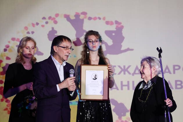 MOSCOW, RUSSIA - NOVEMBER 25, 2019: Theatre critic Yelizaveta Surits (R) recieves a Stanislavsky Award in the Contribution to Russian Ballet category at the 24th Stanislavsky award ceremony at the Baltschug Keminski Hotel. Sergei Bobylev TASS  TS0C4A84