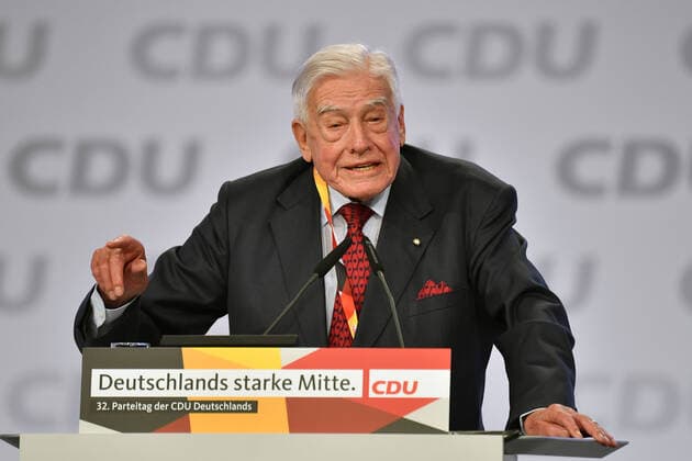 Christian SCHWARZ SCHILLING, am Rednerpult, Gestik, Einzelbild,angeschnittenes Einzelmotiv,Halbfigur,halbe Figur. 32.Parteitag der CDU Deutschlands am 23.11.2019,Congress Centrum Leipzig, *** Christian SCHWARZ SCHILLING, at the lectern, gesture, single picture, cut single motif, half figure, half figure 32 Party Congress of the CDU Germany on 23 11 2019, Congress Centrum Leipzig,