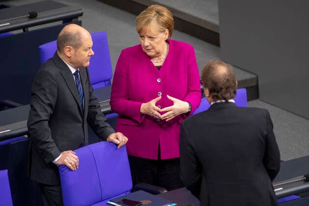 Bilder des Jahres 2019, News 11 November News Themen der Woche KW48 News Bilder des Tages Deutschland, Berlin, Bundestag, 129. Sitzung, Haushaltsgesetz 2020, Finanzminister Olaf Scholz SPD, Bundeskanzlerin Angela Merkel CDU, Alexander Dobrindt, 26.11.2019 *** Germany, Berlin, Bundestag, 129 session, Budget Law 2020, Minister of Finance Olaf Scholz SPD, Chancellor Angela Merkel CDU, Alexander Dobrindt, 26 11 2019