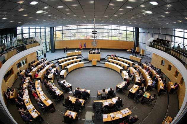Plenum Thüringer Landtag 26.11.2019 , Erfurt, Thüringer Landtag, Plenarsaal, 7.Wahlperiode, 1. Plenarsitzung Plenum Konstitution, konstituierende Sitzung im Bild: Übersicht Plenarsaal *** Plenum Thüringer Landtag 26 11 2019 , Erfurt, Thüringer Landtag, Plenarsaal, 7 parliamentary term, 1 plenary session Plenum Constitution, constituent session in picture Overview Plenarsaal