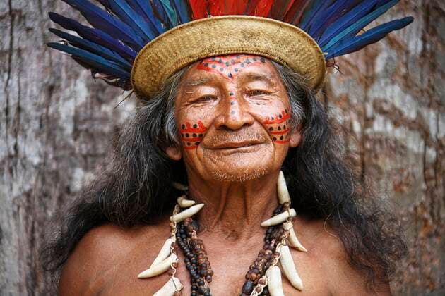 IMAGO Nature: Unsere Erde, Naturschutz, Indigene Völker Häuptling Raimundo Kissibi, Portrait, nahe Manaus, Amazonas, Brasilien, Südamerika *** Chief Raimundo Kissibi, Portrait, near Manaus, Amazonas, Brazil, South America Copyright: imageBROKER/NorbertxAchtelik iblnac05072562.jpg