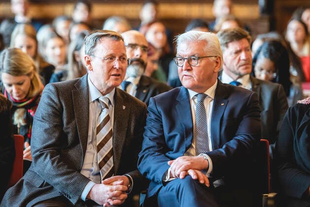 NATIONAL MODEL UNITED NATIONS CONFERENCE ERFURT 28 11 2019 Erfurt Thuringias Prime Minister Bodo Ramelow DIE LINKE and Federal President Frank Walter Steinmeier during the National Model United Nations Conference at Erfurt City Hall on 28 November 2019