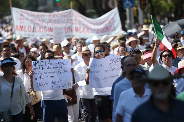Some 4000 people, according to authorities of Civil Protection, demonstrate against President Andres Manuel Lopez Obrador in the first anniversary of his Government, in Mexico City, Mexico, 1 December 2019. Some 4000 people demonstrate in Mexico City against Lopez Obrador !ACHTUNG: NUR REDAKTIONELLE NUTZUNG!  Copyright: xSashenkaxGutierrezx AME1835 20191202-637108507472832688