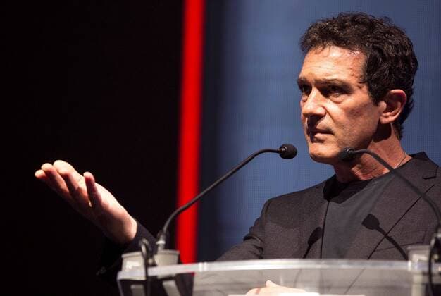Spanish actor Antonio Banderas receives the Malaga of the Year award in the Culture category at the Palace of Congresses in Malaga 02 December 2019. Antonio Banderas receives the Malaga of the Year award !ACHTUNG: NUR REDAKTIONELLE NUTZUNG!  Copyright: xJorgexZapatax GRAF1987 20191203-637109332057069430