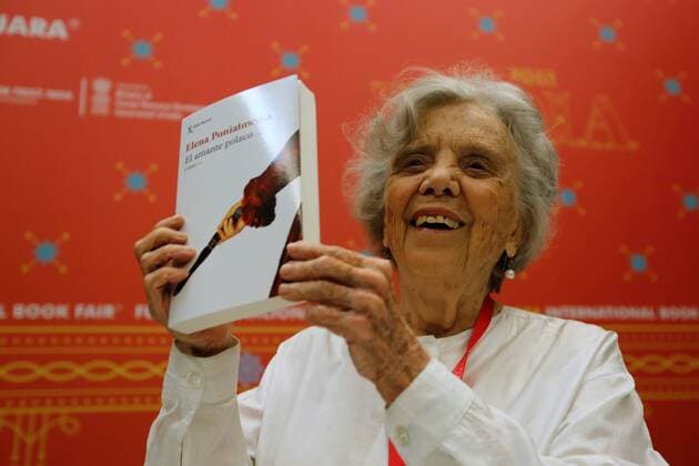 The famous Mexican writer and journalist Elena Poniatowska, 2013 Cervantes Award, speaks during a press conference, in Guadalajara, Mexico, 03 December 2019. Poniatowska said she maintains her strong support for the president of Mexico, the leftist Andres Manuel Lopez Orador, although he has had a first year of very difficult rule. I have faith in the future from an honest man and the uncovering of corruption. It was no longer possible for us to ignore so much corruption, she said during the presentation of her new book, The Polish Lover , at the International Book Fair (FIL) of Guadalajara. Poniatowska maintains her support for Lopez Obrador despite his difficult first year !ACHTUNG: NUR REDAKTIONELLE NUTZUNG! Copyright: xFranciscoxGuascox MEX628 20191203-637110030303181732