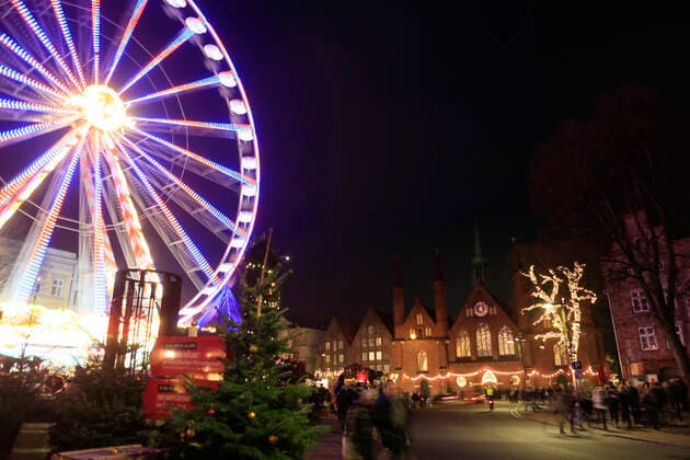 Christmas Market in downtown Luebeck 01 12 2019, Hanseatic City of Luebeck, GER, Christmas Market in downtown Luebeck pictured picture shows Giant Ferris Wheel Cornelius on Maritime Christmas Market at Koberg Platz near Holy Spirit Hospital nordphotoxTauchnitz nph00059