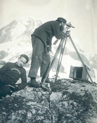 Commander CHARCOT During Charcots expedition to the South Pole from 1903 to 1905, A Matha is in charge of taking measurements at theodolite Photography PLENEAU P 19 20 s Credit KHARBINE TAPABOR COLL S Kakou  KH60603
