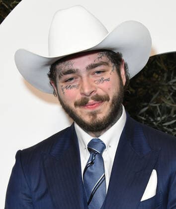 05 December 2019 - West Hollywood, California - Post Malone. 2019 GQ Men Of The Year held at The West Hollywood Edition. Photo Credit: Birdie Thompson AdMedia 248331 2019-12-05 California West Hollywood Etats-Unis  Copyright: xAdMediax STAR_248331_138