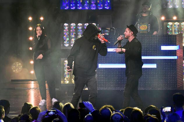 Sido and Johannes Oerding at the 20th presentation of the 1Live Crown 2019 in the Jahrhunderthalle Bochum, 05 12 2019 Foto:xN.xKubelkax xFuturexImage