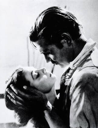 Cinema - photographie de film Baiser entre Vivien LEIGH (1913-1967) et Clark GABLE (1901-1960), dans Autant en emporte le vent de FLEMING (1883-1949), realise en 1939. Credit : Collection KHARBINE-TAPABOR. *** Film photography film Kiss between Vivien LEIGH 1913 1967 and Clark GABLE 1901 1960, in Gone with the Wind of FLEMING 1883 1949, made in 1939 Credit Collection KHARBINE TAPABOR  KH47872