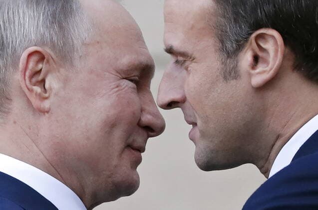 PARIS, FRANCE - DECEMBER 9, 2019: Russia s President Vladimir Putin (L) and France s President Emmanuel Macron at the Elysee Palace for a Normandy Four summit; talks in the so-called Normandy Four format involve representatives of Ukraine, Germany, France and Russia who discuss settlement of the conflict in eastern Ukraine. Grigory Dukor TASS  TS0C6BFD