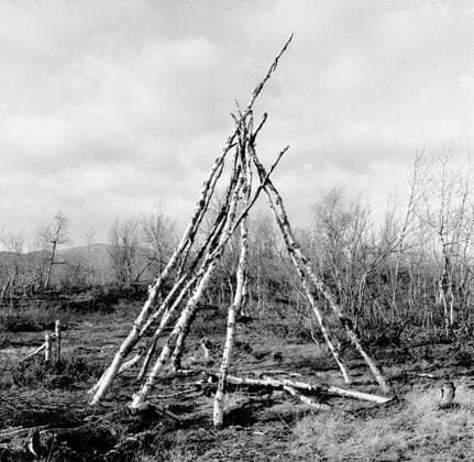 LAPONIE Tent frame Habitat during the Transhumance of reindeer in KAITUM in LAPONIE Photograph by Roger PERRIN, 1955 Credit Photo PERRIN KHARBINE TAPABOR  KH99751