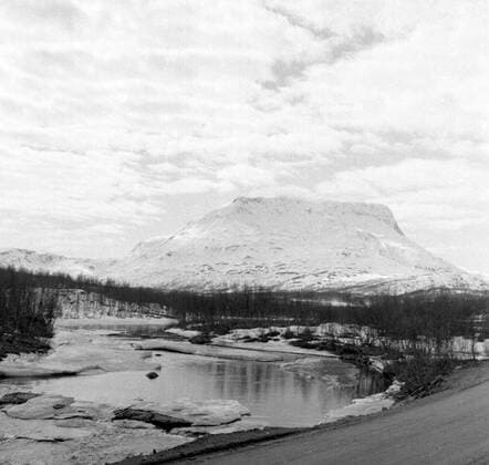 LAPONIE Paysage en LAPONIE Photography by Roger PERRIN, 1955 Credit Photo PERRIN KHARBINE TAPABOR  KH99763