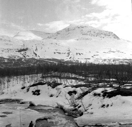 LAPONIE Paysage en LAPONIE Photography by Roger PERRIN, 1955 Credit Photo PERRIN KHARBINE TAPABOR  KH99765