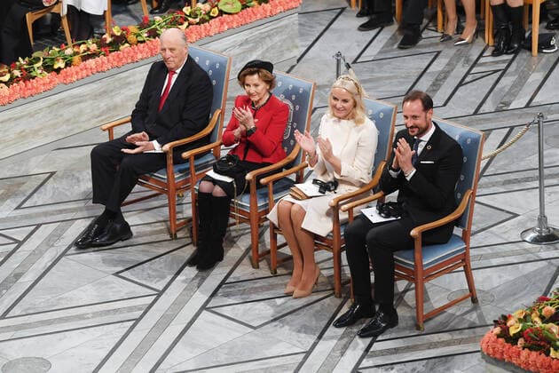 Norwegian King Harald, Queen Sonja, Crown Prince Haakon and Crown Princess Mette- Marit attend the Nobel Peace Prize ceremony at City Hall in Oslo on December 10, 2019.  LON20191210127 RUNExHELLESTAD