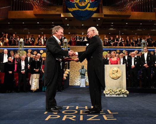 Physiology or Medicine laureate Sir Peter J Ratcliffe, left, receives the prize from King Carl Gustaf of Sweden, during the Nobel Prize award ceremony, at the Stockholm Concert Hall, in Stockholm, Monday, Dec 10, 2019 STOCKHOLM SWEDEN x10030x,  Copyright: xJonasxEkstromer TTx SWEDEN NOBEL