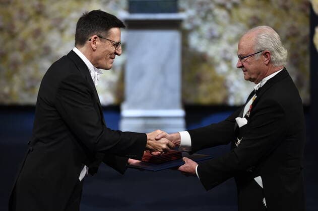 Physics laureate Didier Queloz of Switzerland, left, receives the prize from King Carl Gustaf of Sweden, during the Nobel Prize award ceremony at the Stockholm Concert Hall, in Stockholm, Monday, Dec 10, 2019 STOCKHOLM SWEDEN x10060x,  Copyright: xHenrikxMontgomery TTx SWEDEN NOBEL