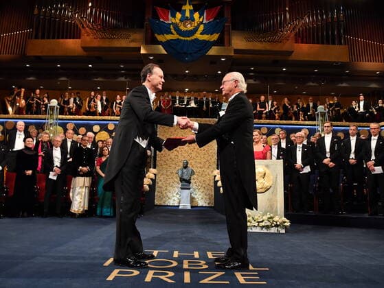 Physiology or Medicine laureate William G Kaelin Jr, left, receives the prize from King Carl Gustaf of Sweden, during the Nobel Prize award ceremony, at the Stockholm Concert Hall, in Stockholm, Monday, Dec 10, 2019 STOCKHOLM SWEDEN x10030x,  Copyright: xJonasxEkstromer TTx SWEDEN NOBEL
