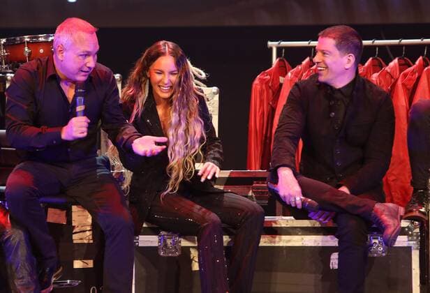 Singer Belinda (c) at a press conference with singer Jair (r) and the producer Alejandro Gou (l) in Mexico City, Mexico, 10 December 2019. Belinda will premiere on January 31 in Mexico as a theater actress with the musical I can t get up today , which she considered Tuesday that she arrived at the right time for her. EFE Sáshenka Gutiérrez Belinda: I can t get up today arrived at the right time for me !ACHTUNG: NUR REDAKTIONELLE NUTZUNG!  Copyright: xSáshenkaxGutiérrezx MEX1394 20191211-637116264141785966