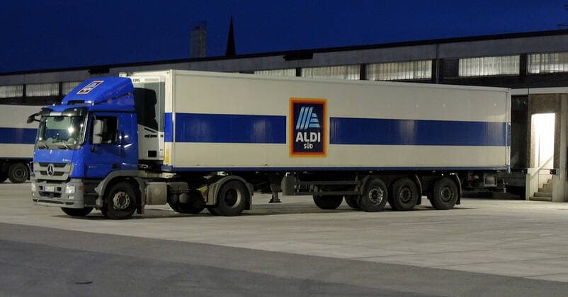 ALDI SÜD dissolves the location in Mülheim an der Ruhr,City in North Rhine-Westphalia,NRW by April 2020 The logistics centre of ALDI SÜD,one of the largest discounters in the state in the district of Mülheim Styrum is closed,approx. 290 employees lose their jobs,our photos show the logistics centre and the ALDI SÜD logo emblem,photographed on 10 12 2019 Â