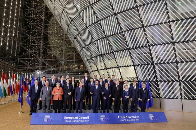 Bilder des Jahres 2019, News 12 Dezember News Bilder des Tages EU leaders pose for a family photo during the first day of the EU summit meeting, Thursday 12 December 2019, at the European Union headquarters in Brussels. This is the first summit since the installation of Belgian EU Council president Michel.  THIERRYxROGE 05724268
