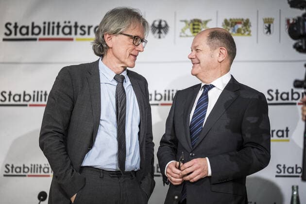 (L-R) Matthias Kollatz, Senator fuer Finanzen von Berlin, und Olaf Scholz, Bundesminister der Finanzen, aufgenommen im Rahmen einer Pressekonferenz des Stabilitaetsrates in Berlin, 13.12.2019. Berlin Germany *** L R Matthias Kollatz, Senator for Finance of Berlin, and Olaf Scholz, Federal Minister of Finance, taken at a press conference of the Stability Council in Berlin, 13 12 2019 Berlin Germany Copyright: xFlorianxGaertnerx