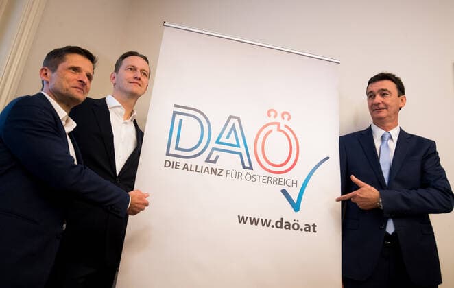 Bilder des Jahres 2019, News 12 Dezember News Bilder des Tages Wien 12.12.2019, Grand Hotel, Wien, AUT, Pressekonferenz zur aktuellen politischen Situation um die FPOe Wien. Der Wiener FP-Gemeinderat gruendet mit zwei weiteren Gemeinderaeten einen eigenen Klub, Die Allianz fuer Oesterreich , kurz DAOe. im Bild die bisherigen FPOe-Gemeinderate in Wien Dietrich Kops, Klaus Handler und Karl Baron during an media conference about the political situation of the Austrian Freedom Party in Vienna, Austria on 2019 12 12, *** Vienna 12 12 2019, Grand Hotel, Vienna, AUT, press conference on the current political situation around the FPOe Vienna The Vienna FP Municipal Council is founding its own club with two other municipal councils, Die Allianz für Oesterreich , DAOe for short in the picture the previous FPOe Municipal Council in Vienna Dietrich Kops, Klaus Handler and Karl Baron during an media conferenc  EP_gru 