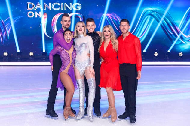 Bilder des Jahres 2019, Entertainment 12 Dezember Eric Stehfest, Amani Fancy, Lina Larissa Strahl, Joti Polizoakis, Ramona Elsner und Joey Heindle in der 6. Live-Sendung der zweiten Staffel der Sat.1 Show Dancing on Ice in den MMC Studios. Köln, 1312.2019 *** Eric Stehfest, Amani Fancy, Lina Larissa Strahl, Joti Polizoakis, Ramona Elsner and Joey Heindle in the 6 live broadcast of the second season of the Sat 1 Show Dancing on Ice in the MMC Studios Cologne, 1312 2019 Foto:xC.xHardtx xFuturexImage