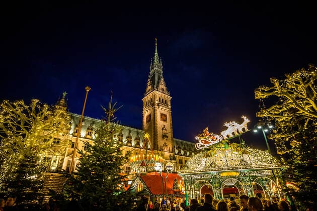Hamburg Christmas Market Hamburg, Hamburg, Europe, europe, Northern Germany, North German, Hanseatic City, Germany, Germany, Outdoor, City, City, North German, Hamburg Christmas Market on the Town Hall Square in front of the Town Hall, Christmas, Market, Christmas Mood, Lighting,